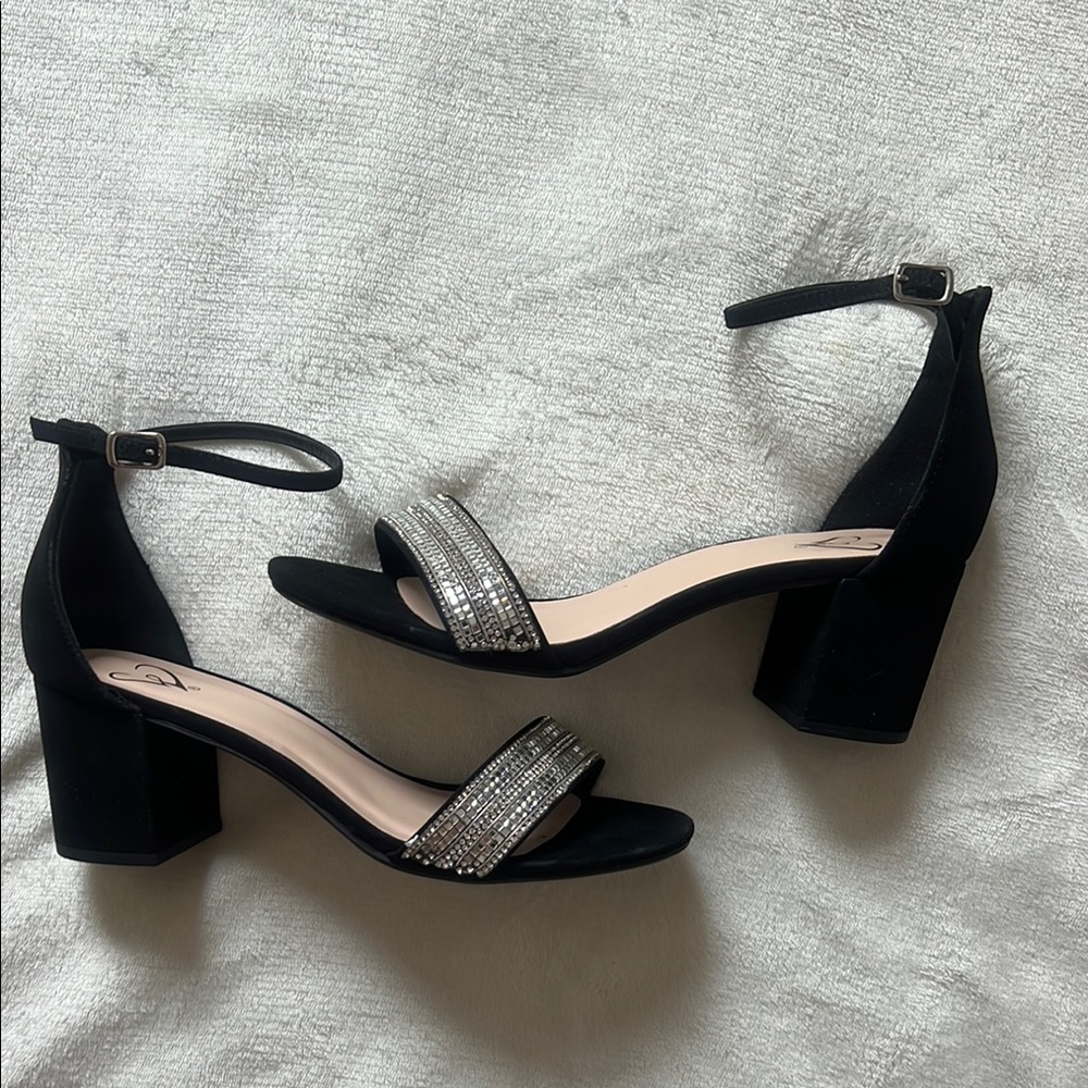 WINDSOR Black Chunky Heels with Silver Diamond Strap; SIZE 9